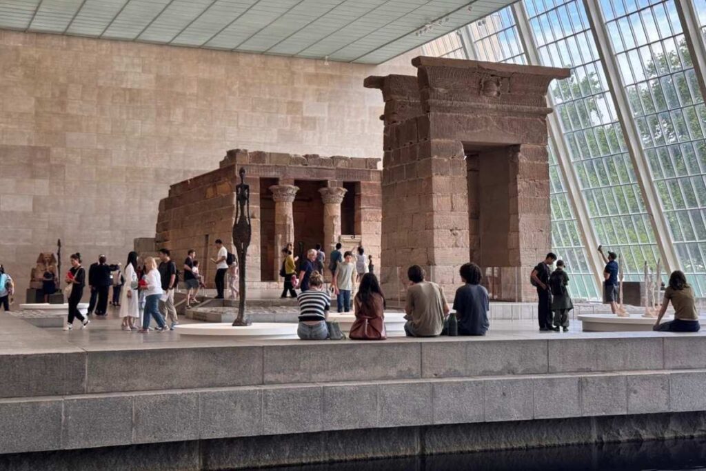 the temple of dendur on the egyptian wing - original photo